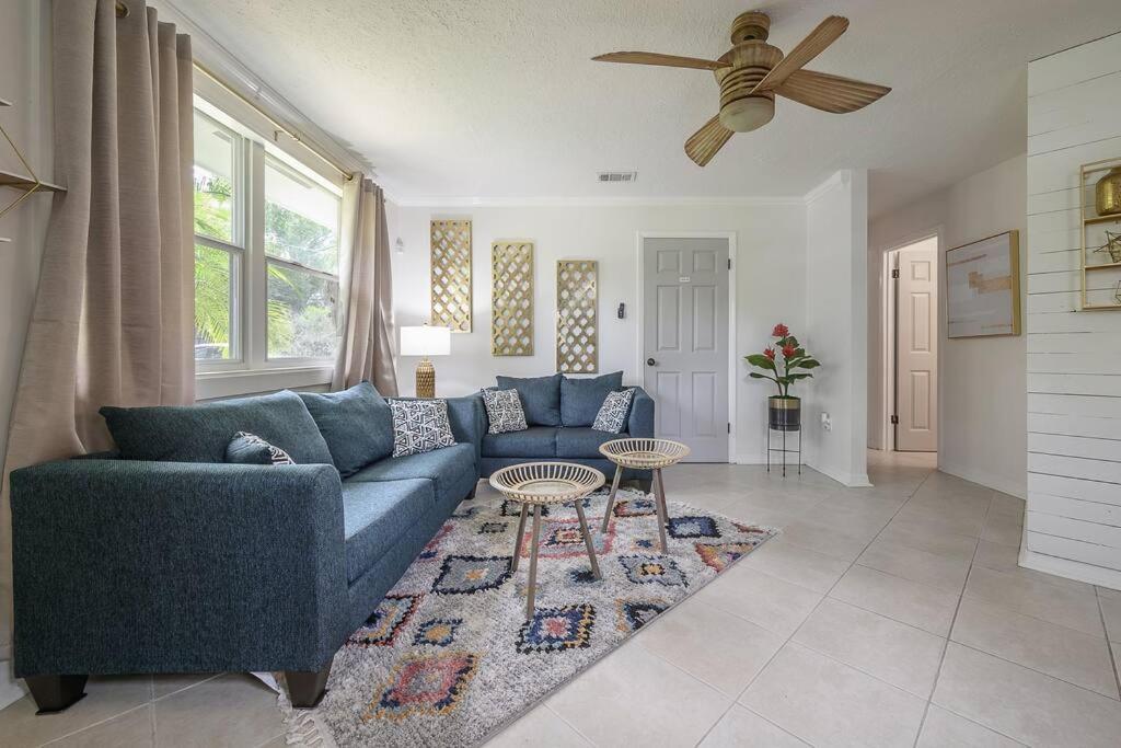 Golden Greek Getaway Chic House In Heart Of Tampa Villa Екстериор снимка