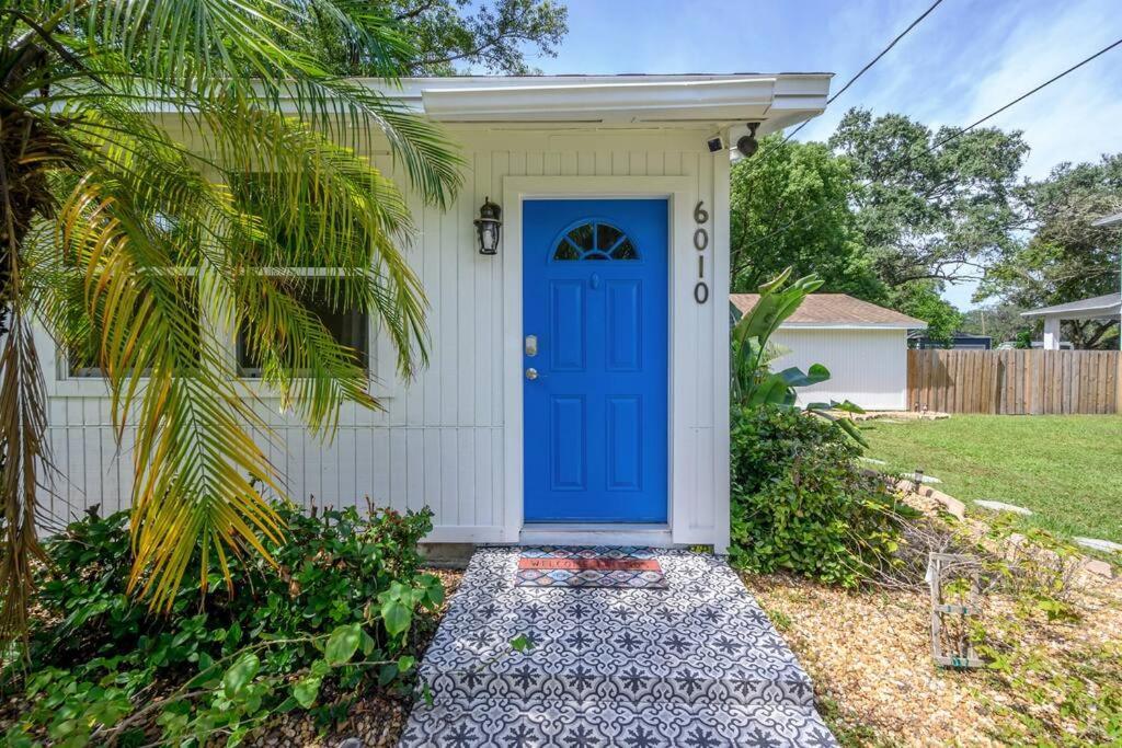 Golden Greek Getaway Chic House In Heart Of Tampa Villa Екстериор снимка